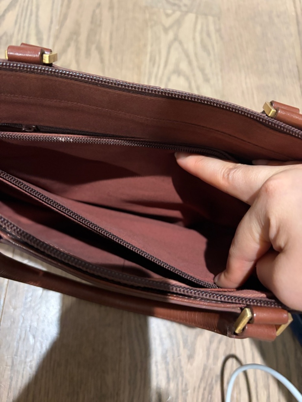 Vintage Etienne Aigner Bag - Picture 6 of 9